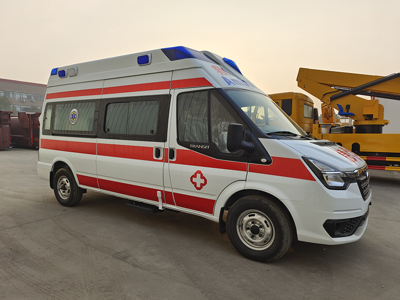 福特V348長(zhǎng)軸福星頂監(jiān)護(hù)型救護(hù)車