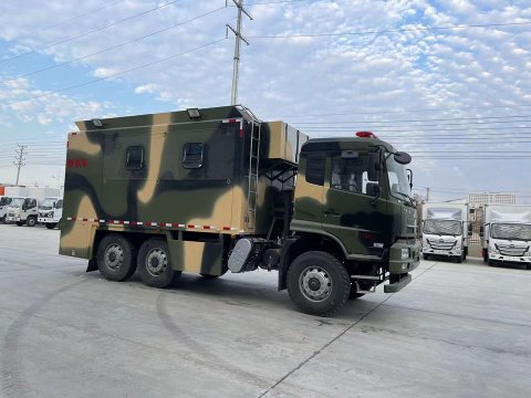 東風六驅(qū)越野300人炊事車