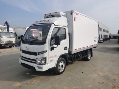 國六躍進小福星冷藏車多少錢？